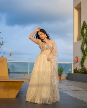 Palak Sindhwani Instagram - Ok but Desi Attire >> 😍💞☺️

Wearing - @shivaliahmedabad 
HMU - @ayeshamakeovers_ 
Captured by - @vikasgorule