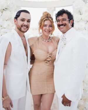 Palina Rojinski Instagram - Pure Love 🤍💍 
Danke für diese magische Liebeswelle ♾️

@riccardosimonetti & Steven #theSimonettis 

Fotos by @zaucke 

Anzeige wegen Verlinkungen