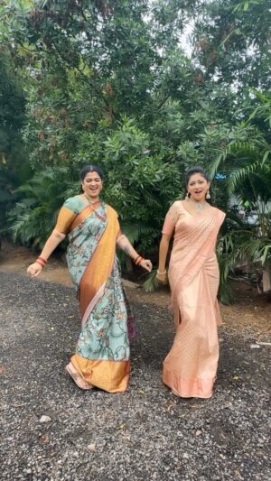 Pallavi Gowda Instagram - And v had to do this solid song🤩 what say mumma @actress_shanthidevagudi 😉