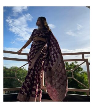 Pallavi Patil Instagram - 🕊️🕊️🕊️
.
.
Styled by @rent_and_celebrate 
Hair by @jalpapatel.mua
.
.
#dahihandi #event #greatful #pallavipatil