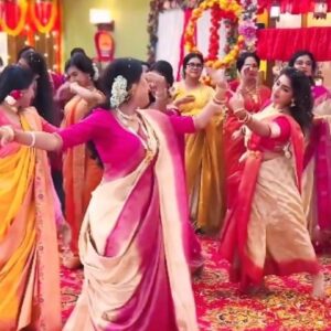 Pallavi Sharma Instagram - This lovely moment once more ❤️
Happy Janmashtomi 💙
@mondaldivyani #reelsvideo #instagram #reels #viral #love