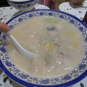 Pan Lingling Instagram - 恭喜我
#118  的老公@chewchormeng 🩷又开多一间 @misstamchiak 咖啡店❤️❤️❤️ @tamchiakkopitiam 
㊗️
生意兴隆💛💛💛
旺旺旺💰💰💰
你太本事了👍🏻

#118 
#周初明 
#黄世南 
#潘玲玲