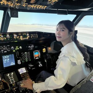 Pannin Charnmanoon Instagram - Boeing 737-800 flight simulator✈️