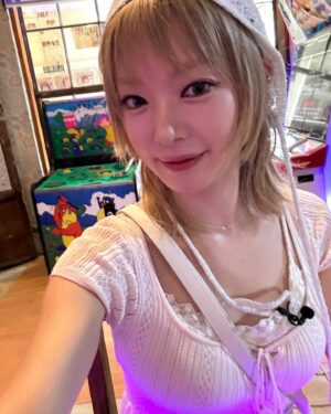 Park Cho-a Instagram - 여름아잘가👋🏻
