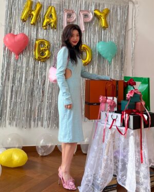 Park So-jin Instagram - 이미진라이프 
.
.
#새벽두시의 신데렐라 👧🏼👗👠❣️