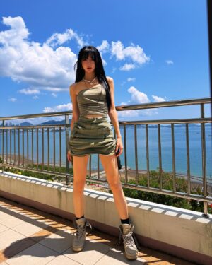 Park Soo-bin Instagram - Toooooo hot🥵