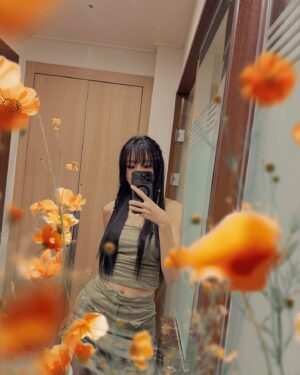 Park Soo-bin Instagram - Toooooo hot🥵