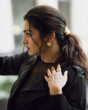 Parvathy Instagram - 🪽🪽🪽

Wearing @shivanii.co
Jewelry @lunachic.in
Styling @theitembomb 
Hair @ganesh_hair_architect 
📸 @sbk_shuhaib
Retouched by @sam_retouch