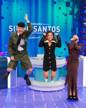 Patrícia Abravanel Instagram - Domingo, @bomtalvao e @gessica no 3 Pistas do @pgmsilviosantos ❤️ ...pensa num programa extraordinífero!!! 

A partir de 19h, no SBT

Equipe Patricia Abravanel 
📸 @gabrielcardosofoto