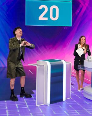 Patrícia Abravanel Instagram - Domingo, @bomtalvao e @gessica no 3 Pistas do @pgmsilviosantos ❤️ ...pensa num programa extraordinífero!!! 

A partir de 19h, no SBT

Equipe Patricia Abravanel 
📸 @gabrielcardosofoto