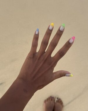 Patrícia Mamona Instagram - 🇨🇻 Foste bom para mim 🫶🏽 
🏝️ Cabo verde é sabi 🤌🏾

#ferias #sol #sun #praia #beach #mar #sea#nostress #caboverde #ilhadosal #euquerovoltarparaailha #oqueébomacabarapido