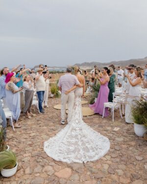 Patricia Montero Instagram - 16 años después, ocurrió 🤍 

3 días donde hemos podido por fin, celebrar EL AMOR! 

📷 @franleonardoymariateresa 

#AdroverMonteroWedding
