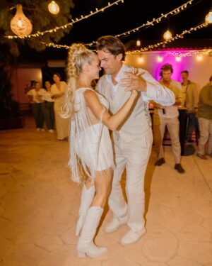 Patricia Montero Instagram - 16 años después, ocurrió 🤍 

3 días donde hemos podido por fin, celebrar EL AMOR! 

📷 @franleonardoymariateresa 

#AdroverMonteroWedding