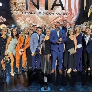 Paula Lane Instagram - 🎉 🏆 WINNER - it was such a lovely surprise to get home after a night shoot to this news! 
I'm constantly amazed at how much goes into producing this show @emmerdale @itv It's a machine that doesn't stop and we ❤️ it. 

Thank you to all the viewers who voted 🥰