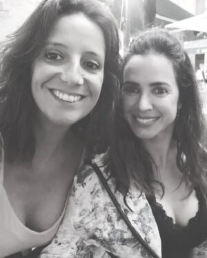 Paula Prendes Instagram - El Verano del Norte tralará! Que el Amor y la Intuición guíen tu conocimiento…Y poco más que decir. Mismos escenarios, mismos afectos 🏠 @carmen_prendes @belenmartineztuero