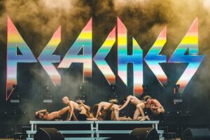 Peaches Instagram - Last week I had an incredible few days collaborating rehearsing and performing with these beautiful talented humans for @offdaysss Berlin/Hamburg.
We are all feeling a lot right now!
This was a moment where we could really express ourselves, our power and connect with an open energized crowd! 
Love all around! Photos by @budti last photo from @bijouxcone Instagram 
Performers
@_natashavergilio 
@federicadauri 
@madkate27 
@proggybla 
@itsjaomoon 
Thx to @_dominic_charles_ @holyhilary @blckcrckr @cyndyvillano @lanebentley