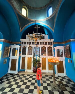 Pelin Batu Instagram - Patmos, Rodos, Girit, Santorini, Atina ve Mykonos gezimiz mitolojinin izinde tarihi mekanlar ve müzelerde gezdik. Katılan herkese ve emeği geçenlere müteşekkirim- en büyük hayalim oğlumun benim gibi şanslı olup babası ve annesi tarafından dünyayı gezmesi ve mutlu, iyi bir insan olması. Bugün babamın doğumgününde onu özlemle anıyorum