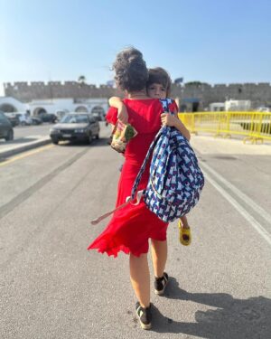 Pelin Batu Instagram - Patmos, Rodos, Girit, Santorini, Atina ve Mykonos gezimiz mitolojinin izinde tarihi mekanlar ve müzelerde gezdik. Katılan herkese ve emeği geçenlere müteşekkirim- en büyük hayalim oğlumun benim gibi şanslı olup babası ve annesi tarafından dünyayı gezmesi ve mutlu, iyi bir insan olması. Bugün babamın doğumgününde onu özlemle anıyorum