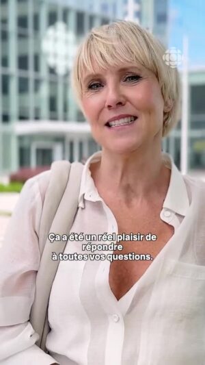 Pénélope McQuade Instagram - Que fait @penelopemcquade lorsqu'un invité annule le jour même? 🤔 Elle répond à vos questions pendant qu'on la suit dans la Maison de Radio-Canada!

@rc_penelope - Dès le 19 août à 9h 📻

🎧 En direct ou en rattrapage sur l'appli Radio-Canada OHdio

#pénélope #icipremière #radiocanada #rcohdio #radio #radioparlée