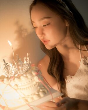 Pichukkana Wongsarattanasin Instagram - Happy Birthday To ME~ 🩷🎂🎉 #ขอบคุณทุกๆคำอวยพรนะคะ ขอให้ทุกคนมีความสุขมากๆเช่นกันค่า 🙏🏻🤍
