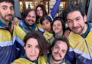 Pilar Gamboa Instagram - Va un único posteo para miles de cosas que me alegran la existencia y que me hacen sentir el privilegio de vivir de lo que me fascina. 
LA PRIMERA volvemos a partir de mañana con el OBRON de Romina Paula y nuestra compañía el silencio se llama “Sombras, por supuesto” y me arriesgo a decir que es de las mejores que hicimos juntos. Vamos a hacer sábado domingo y lunes 20 hs en arthaus central y las entradas se venden ya mismo por Alternativa Teatral. Vengan ! 

SEGUNDO: Se estrenó en Netflix ENVIDIOSA llegué tarde al bombo masivo pero acá estoy para decir que haciéndola nos reímos muchísimo y llegué hoy de viaje y varias personas me pararon para agradecer la risa. Es un semillero de gente talentosa esta serie. Véanla ! 

TERCERO: Nominaron División Palermo como mejor comedia para los premios EMMY y yo tengo la sensación de cuando haces Doble generala. 

Bueno, mi vida es un privilegio 
Les dejó un popurrí de fotos de todo 
Gracias ❤️