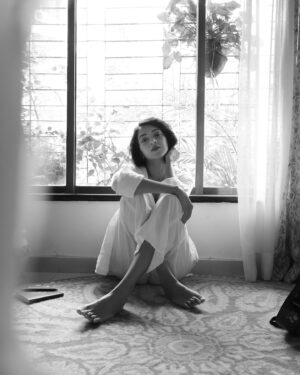 Plabita Borthakur Instagram - Decided to capture some casual moments at home, just me in my element, living my everyday life. Looking at these photos, it seems like all I do at home is sit. But honestly, I think it’s perfectly fine. To just sit, do nothing, and daydream. Daydreaming. My favorite thing to do, daydreaming! 
.
Photography : @mayank99683 
HMU : @halohues.by_parisadias @hmua_rakshapatel._ 
.
.
.
.
.
.
.
#plabitaborthakur #photoshoot #home #mood mellow #daydreamer #photoshootathome #thursday #love #bnw #white