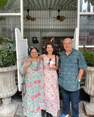 Plabita Borthakur Instagram - Perfect Sunday : lunch date followed by unplanned coffee date at @donnadelibombay with the lovebirds! 😍
I love places that serve good food and equally good coffee! 💗
Thank you for the lovely experience @dhavaludeshi @pawanshahri @nikitaharisinghani @adityawanwari 
.
.
.
.
.
.
.
.
#plabitaborthakur #sunday #weekend #lunchdate #coffeedate #familytime #eatingout #happiness #love