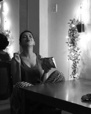 Plabita Borthakur Instagram - It’s cheat day, it’s chips day! 🌟 For years, I followed strict diets, depriving myself of so many yummy foods I love. I even went through the ‘weigh everything you eat’ phase, carrying a mini scale in my purse. But oh, the cheat days—I lived for them! Most of the time, all I could think about was what I’d eat for my cheat meal. And those sneaky non-cheat day cheats were the worst. Once I indulged, guilt would hit, and I’d spiral into a vicious cycle of more junk. I could finish a half-kilo cake in one sitting.

It took time, but I finally unlearned and relearned: I can eat whatever I want. I just needed to listen to my body. I stopped obsessing over ‘diets’ and started eating healthy, balanced meals—packed with proteins, carbs, and veggies. If I wanted a small piece of cake or a few fries, I’d have them, no guilt. My random cravings gradually faded because I no longer felt deprived. Now, I keep my intake in check—not as a punishment, but to nourish my body and mind. 💪

Photography : @mayank99683 
HMU : @halohues.by_parisadias @hmua_rakshapatel._ 
.
.
.
.
.
.
.
.
#plabitaborthakur #healthyeating #diet #actorslife #lifestyle #loveforchips #weekend #saturday #cheatmeal #bnw #candidphotoshoot #love