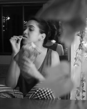 Plabita Borthakur Instagram - It’s cheat day, it’s chips day! 🌟 For years, I followed strict diets, depriving myself of so many yummy foods I love. I even went through the ‘weigh everything you eat’ phase, carrying a mini scale in my purse. But oh, the cheat days—I lived for them! Most of the time, all I could think about was what I’d eat for my cheat meal. And those sneaky non-cheat day cheats were the worst. Once I indulged, guilt would hit, and I’d spiral into a vicious cycle of more junk. I could finish a half-kilo cake in one sitting.

It took time, but I finally unlearned and relearned: I can eat whatever I want. I just needed to listen to my body. I stopped obsessing over ‘diets’ and started eating healthy, balanced meals—packed with proteins, carbs, and veggies. If I wanted a small piece of cake or a few fries, I’d have them, no guilt. My random cravings gradually faded because I no longer felt deprived. Now, I keep my intake in check—not as a punishment, but to nourish my body and mind. 💪

Photography : @mayank99683 
HMU : @halohues.by_parisadias @hmua_rakshapatel._ 
.
.
.
.
.
.
.
.
#plabitaborthakur #healthyeating #diet #actorslife #lifestyle #loveforchips #weekend #saturday #cheatmeal #bnw #candidphotoshoot #love