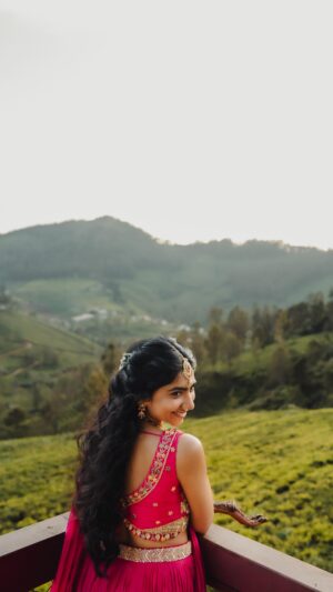 Pooja Kannan Instagram - Mehendi ❤️

Video - @vivekkrishnanphotography