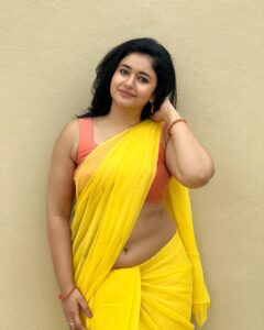 Actress Poonam Bajwa HD Instagram Photos and Wallpapers August 2024