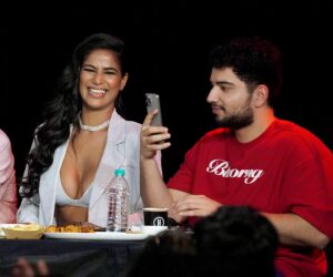 Poonam Pandey Instagram - A night to remember at India’s Got Latent with the amazing people on the panel @poonampandeyreal @viditchess @sagarshahchess @vivekmagic and @maisamayhoon 🔥

#indiasgotlatent #samayraina #poonampandey #balraj #viditgujrathi #sagarshah #vivekmagic #mumbai #therapy #comedians #indiehabitat #comedyclub #comedy #laughs #standup #standupcomedy #standupcomedian #standupcomedyshow #goodvibes #comedyshow #funnymemes #comedymemes