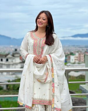 Prakriti Shrestha Instagram - 🤍🤍🤍🤍 Ishq ka rang 🤍🤍🤍

Outfit: @jhoomke_bulaki