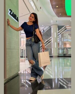 Pratyusha Paul Instagram - 𝘏𝘪𝘨𝘩𝘭𝘺 𝘤𝘰𝘯𝘴𝘪𝘥𝘦𝘳𝘪𝘯𝘨 𝘨𝘰𝘪𝘯𝘨 𝘵𝘰 𝘵𝘩𝘦 𝘤𝘳𝘢𝘧𝘵 𝘴𝘵𝘰𝘳𝘦 𝘢𝘯𝘥 𝘵𝘶𝘳𝘯𝘪𝘯𝘨 𝘵𝘩𝘦𝘴𝘦 𝘱𝘪𝘤𝘵𝘶𝘳𝘦𝘴 𝘪𝘯𝘵𝘰 𝘢 𝘴𝘤𝘳𝘢𝘱𝘣𝘰𝘰𝘬..📘🩵🎀☁️🥨🫐