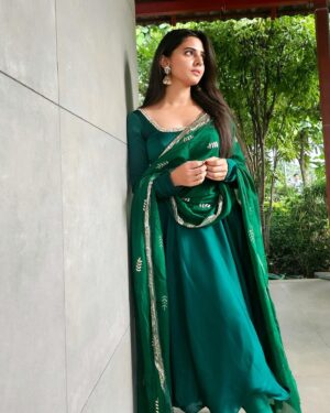 Preethi Asrani Instagram - Giving away that Green flag vibe, no? 🙃
.
.
.
👗: Fave @shilpacouture
