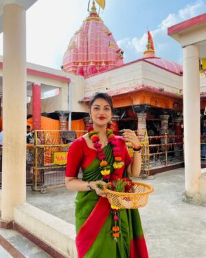 Preety Kongana Instagram - When God is with you ,that means you have a source of strength , guidance and comfort in all circumstances 🙏🏻🌹🧿🕉️🌹🙏🏻