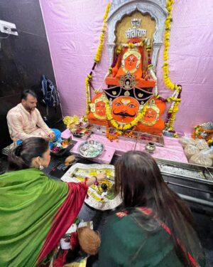 Preety Kongana Instagram - When God is with you ,that means you have a source of strength , guidance and comfort in all circumstances 🙏🏻🌹🧿🕉️🌹🙏🏻