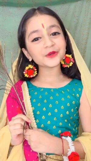 Princy Prajapati Instagram - Hey Krishna 🙏🙏🌸🌸

#reels #trending #janmashtami #viral #anupamaa
