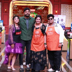 Priyanka Deshpande Instagram - Fam <3 
.
.
.
.
#familymeetsfamily #love #family #amma #tambi #cooking #season5 #cookwithcomali #vijaytv #lovemyjob