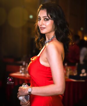 Priyanka Mondal Instagram - A big thank you to @indulgexpress & @sharmighosal for inviting me to be part of the Devi awards. In these challenging times , celebrating the achievement of women across all fields sends powerful messages of strength and resilience. Thank you for organising such a wonderful event 
📸 @lyfandmoments 
Mkup & hair- @dassourav3 & @yoursubhams_makeup 

#deviawards #event #deviawardskolkata #latepost