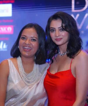 Priyanka Mondal Instagram - A big thank you to @indulgexpress & @sharmighosal for inviting me to be part of the Devi awards. In these challenging times , celebrating the achievement of women across all fields sends powerful messages of strength and resilience. Thank you for organising such a wonderful event 
📸 @lyfandmoments 
Mkup & hair- @dassourav3 & @yoursubhams_makeup 

#deviawards #event #deviawardskolkata #latepost