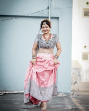 Priyanka Nalkari Instagram - #latepost #nomakeup #krishnastami 
Pc @k.sathish.reddy 
Hairstyle @nalkargeetha_14 😍