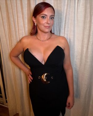 Rachel Bloom Instagram - I felt hot the other night 

If this content is not relevant to your life feel free to keep scrolling 

Styling: @arieltunnell 
Hair: @kattthompson 
Makeup: @austinevansmakeup 

Dress: @amandauprichard
Shoes: @alevimilano
Jewelry: @sifjakobsjewellery @baublebar @_jennybird 
Bag: @olgabergofficial