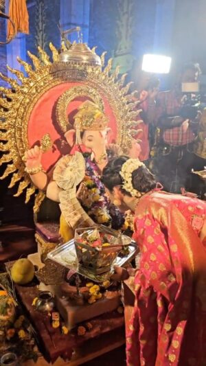 Rachi Sharma Instagram - “गणपति बप्पा मोरया”|🙏🏻
 
@zeetv #ZeeTV परळचा राजा 🙏🏻❤️

Celebrate the arrival of Lord Ganesha with reverence and love. May Vighnaharta grant you strength, wisdom, and peace. Have a blessed and joyful Ganesh Chaturthi 🙏🏻❤️
 

#rachisharma #ganpati #ganeshchaturthi
