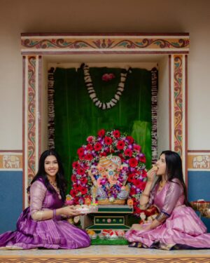 Ragini Prajwal Instagram - Festive celebrations with @onehorizonproductions!✨️
Had an absolute blast shooting with my little munchkin @canikac! 🧿❤️
.
Outfit: @tantava
MUA: @makeoverby_shravani_reddy 
Decor: @glam.my.events_by_ar
Venue: @swanlinesstudios 
.
#festival #shoots #celebrations #ganesha #family