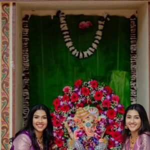 Ragini Prajwal Instagram - Ganapati Bappa Morya!✨️
Yellarigu Ganesha habbada hardhika subhasheyagalu!🙏❤️
.
May Ganesha's blessings be upon us all! The remover of obstacles, our beloved Ganesha🙏❤️
.
Videography: @onehorizonproductions
Outfit: @tantava
MUA: @makeoverby_shravani_reddy
Jewellery: @velvetboxby
Venue: @swanlinesstudios
Decor: @glam.my.events_by_ar