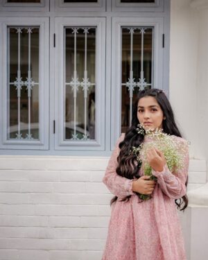 Rajisha Vijayan Instagram - 🌸🌸🌸

@bunastudio 
@jiksonphotography 
@styledbysmiji 
@laxmi_saneesh