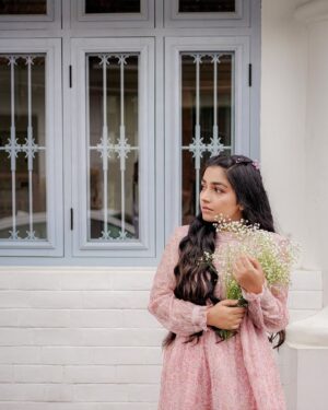 Rajisha Vijayan Instagram - 🌸🌸🌸

@bunastudio 
@jiksonphotography 
@styledbysmiji 
@laxmi_saneesh