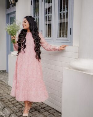 Rajisha Vijayan Instagram - 🌸🌸🌸

@bunastudio 
@jiksonphotography 
@styledbysmiji 
@laxmi_saneesh