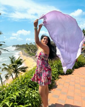Rakshana Induchoodan Instagram - Living for these candid moments, thanks to the one who knows how to frame it perfectly !🧘‍♀️🦄💜🌊☀️🐚